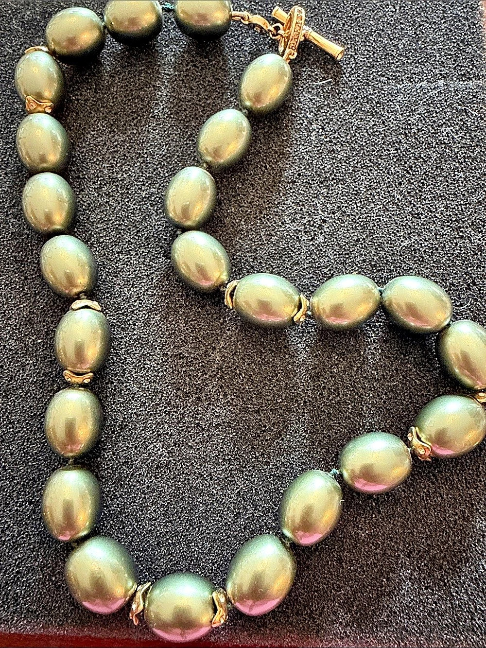 Vintage Monet Green Beaded Necklace Like New